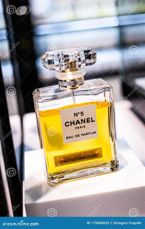 chanel no 5 fragrance shop